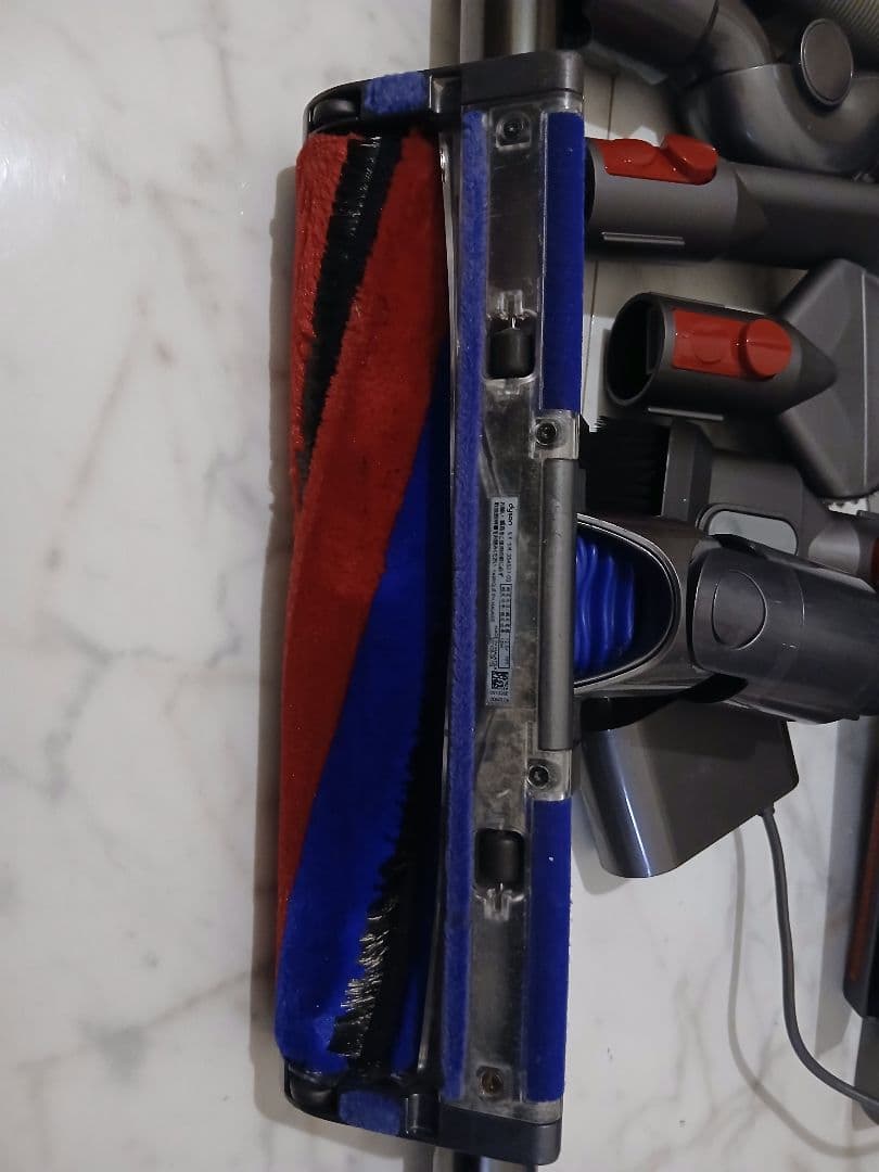 じ*す様 ツ*コ様 ダイソン sv18 充電スタンド付 付属品多数 動作確認済み