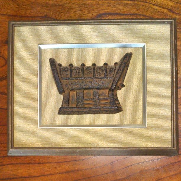 立体的な額　52.5x41.5