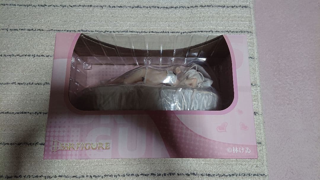 SSR FIGURE 寝起き白髪ちゃん 1/7 完成品フィギュア