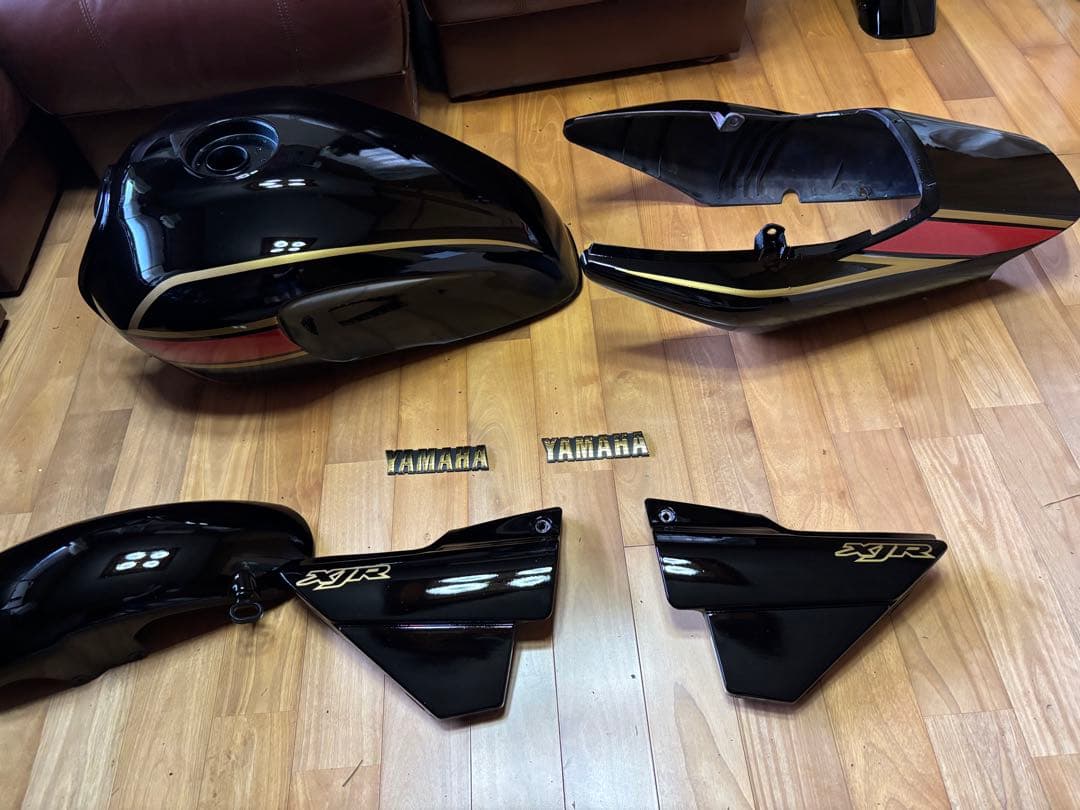 XJR400R YAMAHA 外装　タンク　テール　rh02