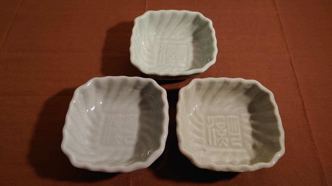 李朝　青磁　角鉢　古玩　アンティーク青磁　図録掲載品　３客