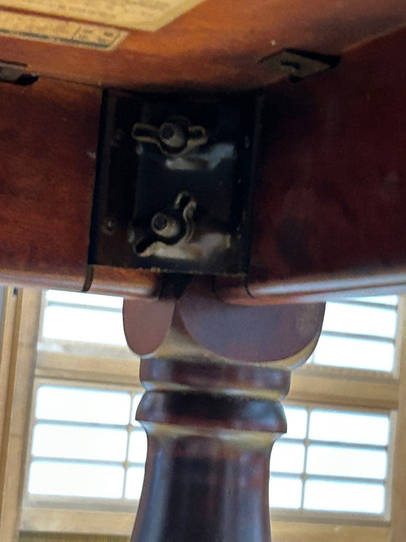 ダークブラウン木製長方形テーブル