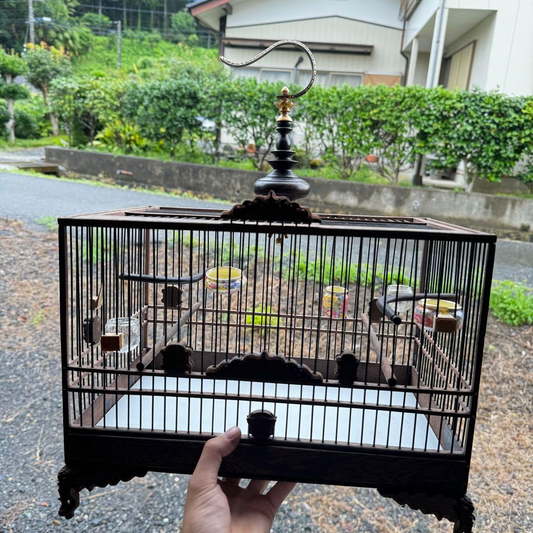 オウム用の鳥かご