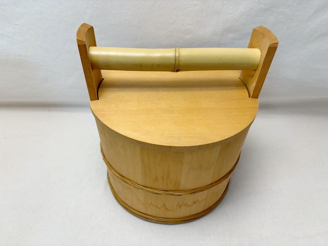 美品 茶道具 水張桶 手桶水指 木地 割蓋付き 水屋道具 露地道具 元箱