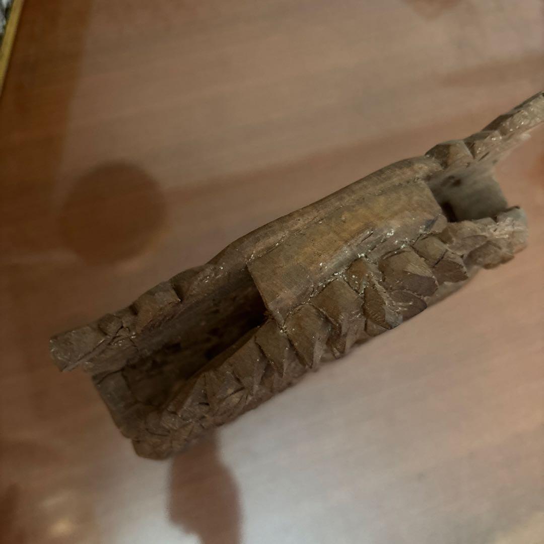 バリ島 GARUDAショップ購入 ヴィンテージ木彫り壁掛けアート（人物と鹿）