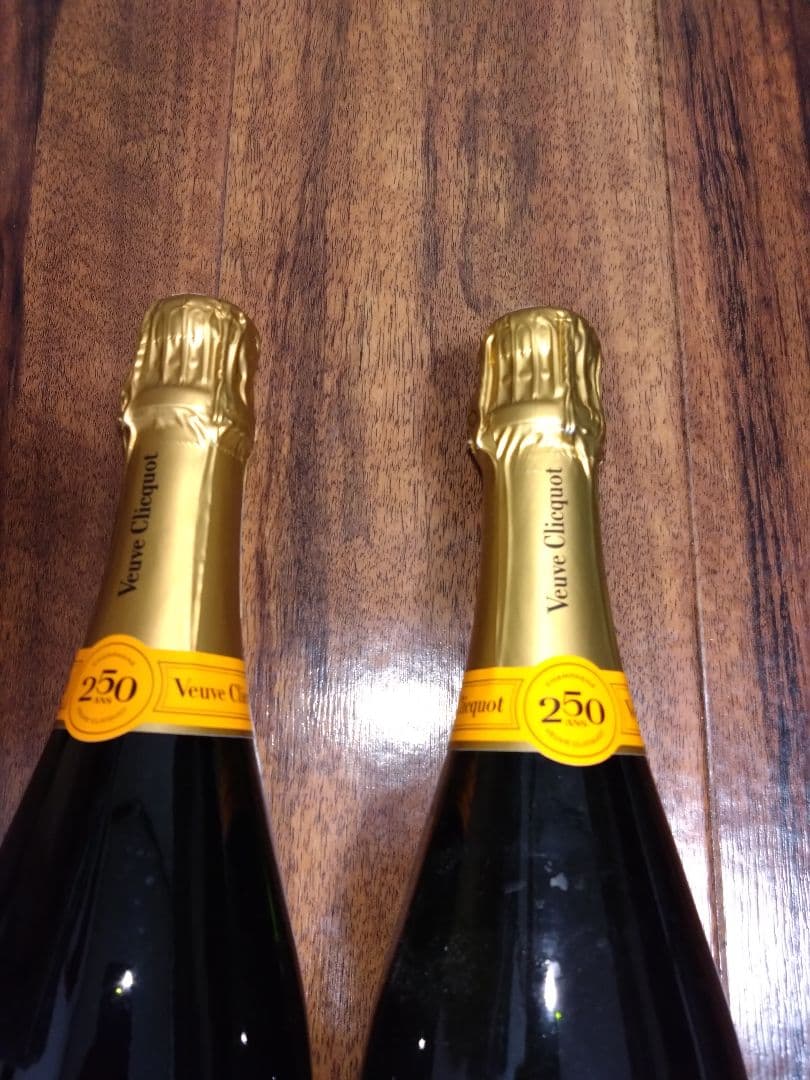 ヴーヴ・クリコ　２本セット　新品　未使用　未開封