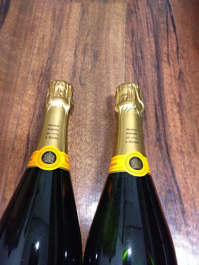 ヴーヴ・クリコ　２本セット　新品　未使用　未開封
