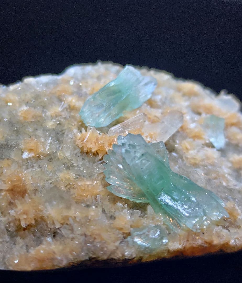 アポフィライト 母岩付き 魚眼石 鉱石 鉱物 ミネラル 標本 原石 ③