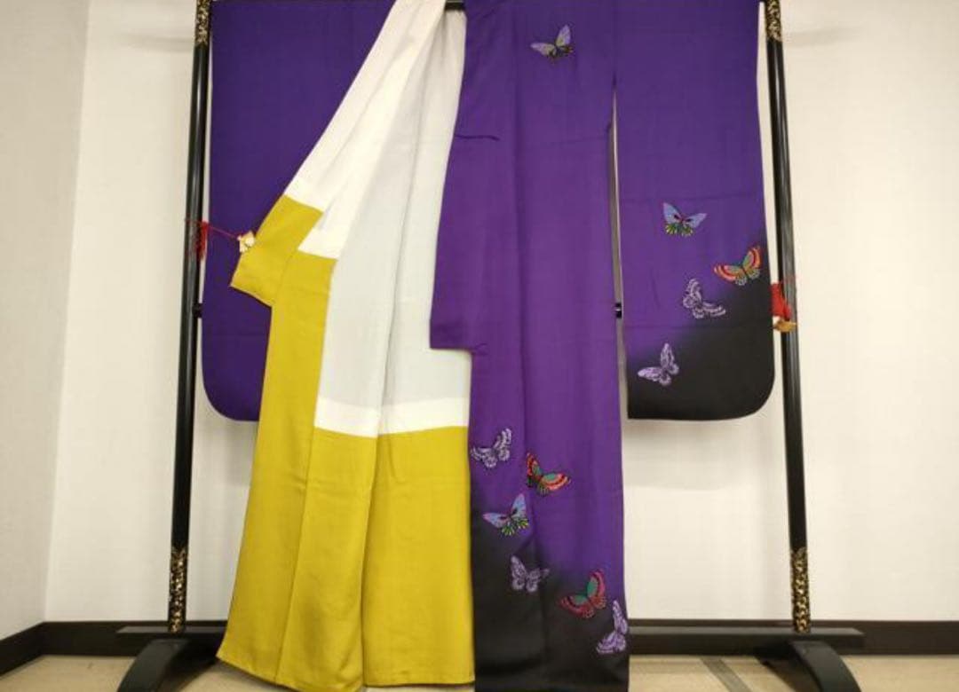 蝶の振袖セット （振袖+長襦袢+袋帯+帯締め+帯揚げ）裄68