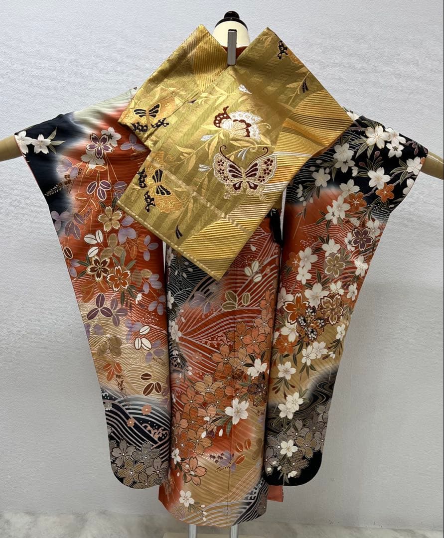 振り袖　フルセット　別誂長襦袢付　小柄な方に　成人式　金彩加工　刺繍入り　692
