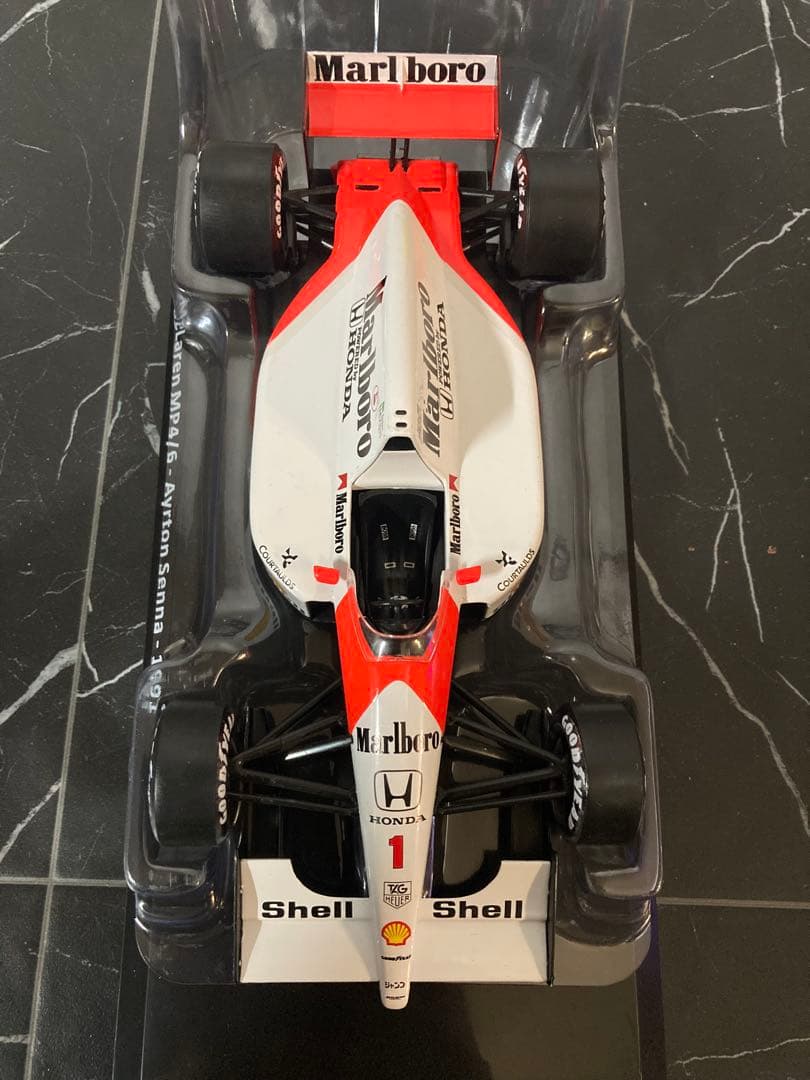 日本未発売　マルボロ仕様 ビッグスケールF1コレクション　MP4/6 セナ