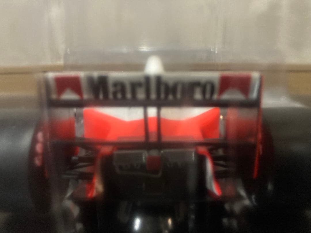 日本未発売　マルボロ仕様 ビッグスケールF1コレクション　MP4/6 セナ
