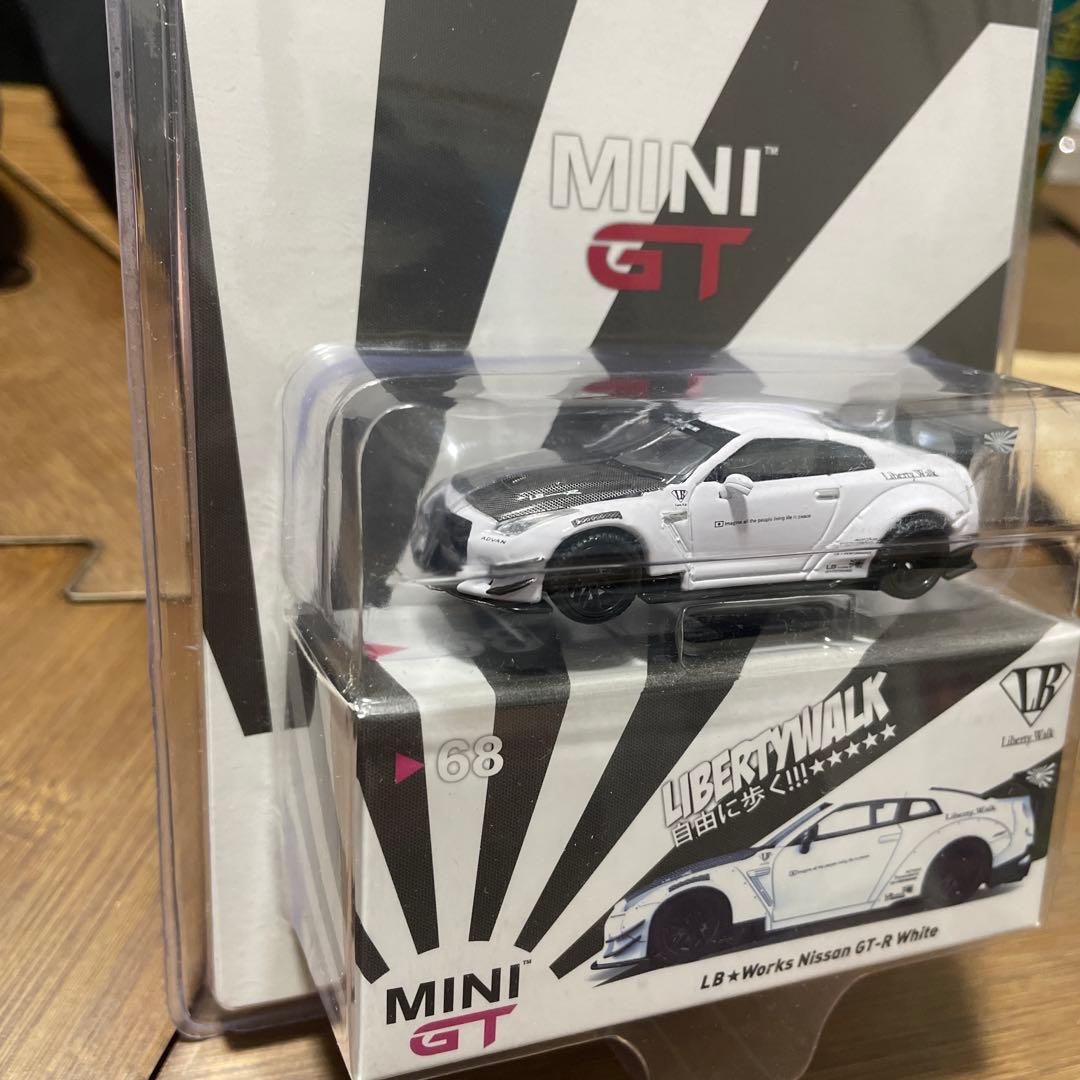 トイザらス限定 MINI GT LB★Works GT-R Aventador