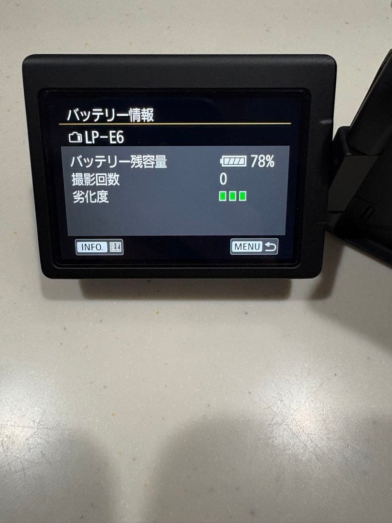 デジタルカメラ Canon EOS 80D EF-S18-135IS USM kit