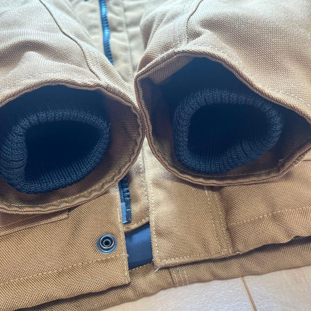 Carhartt フード付きブラウンジャケット