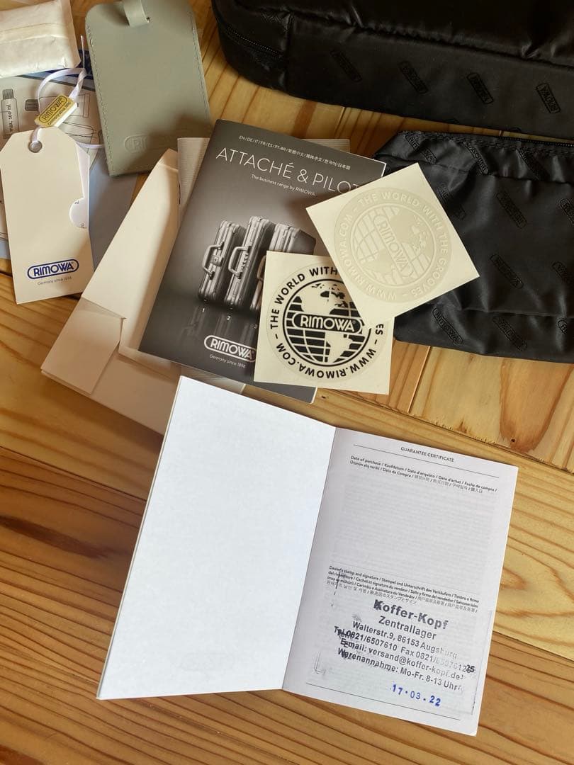 リモワ　パイロット　4輪