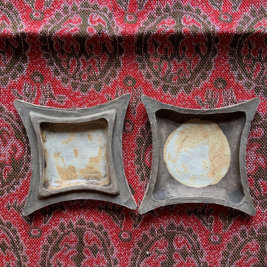 紀州御庭焼　糸巻形香合　7.7 × 7.7 × 2センチ　河濱支流　永楽善五郎