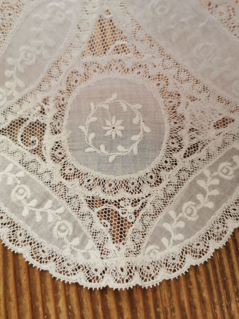 アンティーク ノルマンディーレース 小さなドイリー ロゼッタ エンブロイダリー