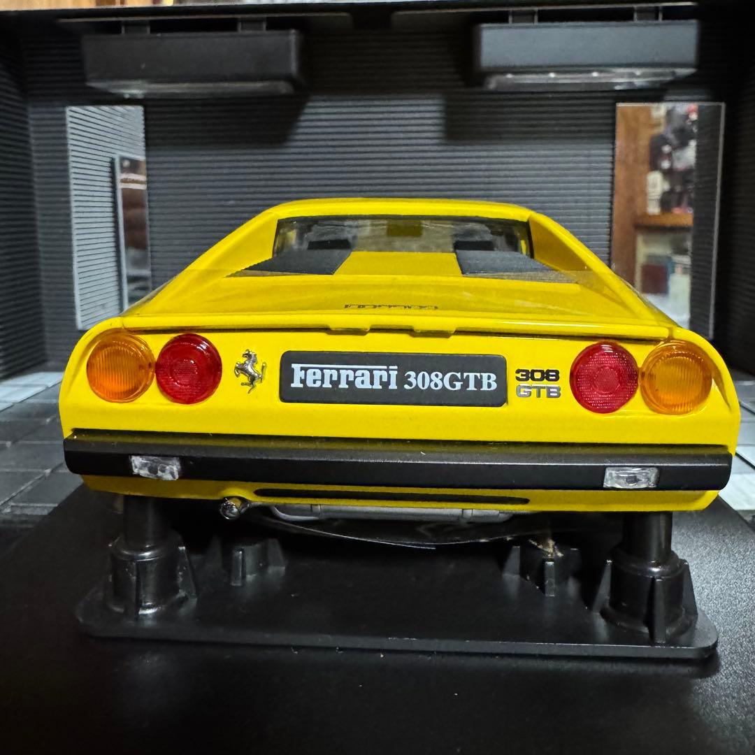 絶版 京商 1/18 フェラーリ 308GTB