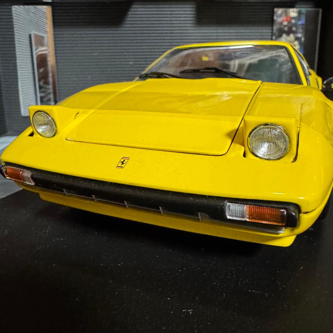 絶版 京商 1/18 フェラーリ 308GTB