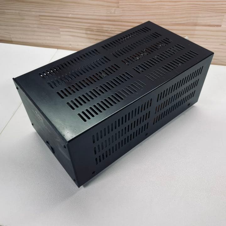 CSE アイソレーション　レギュレーター　R-100 クリーン電源