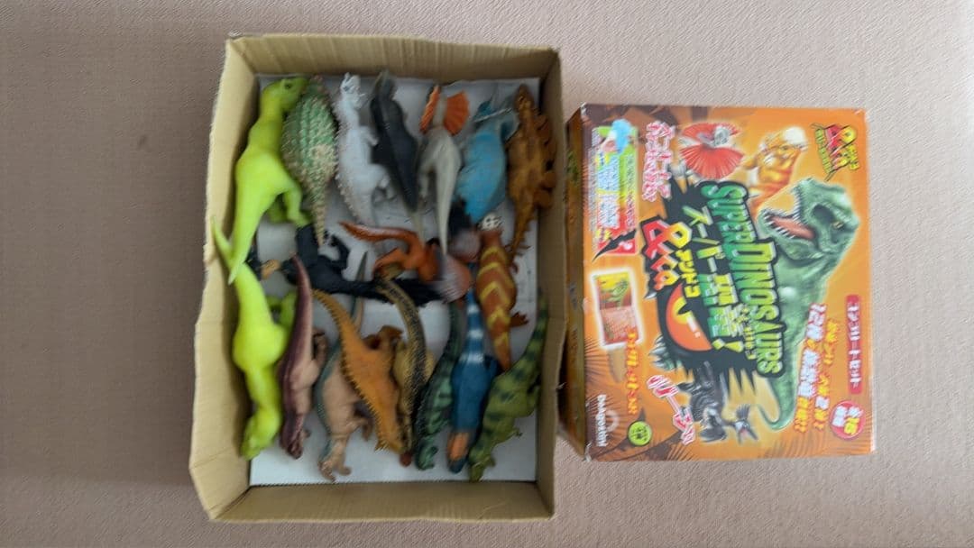 恐竜フィギュア 16体セット＋おまけの8体セット