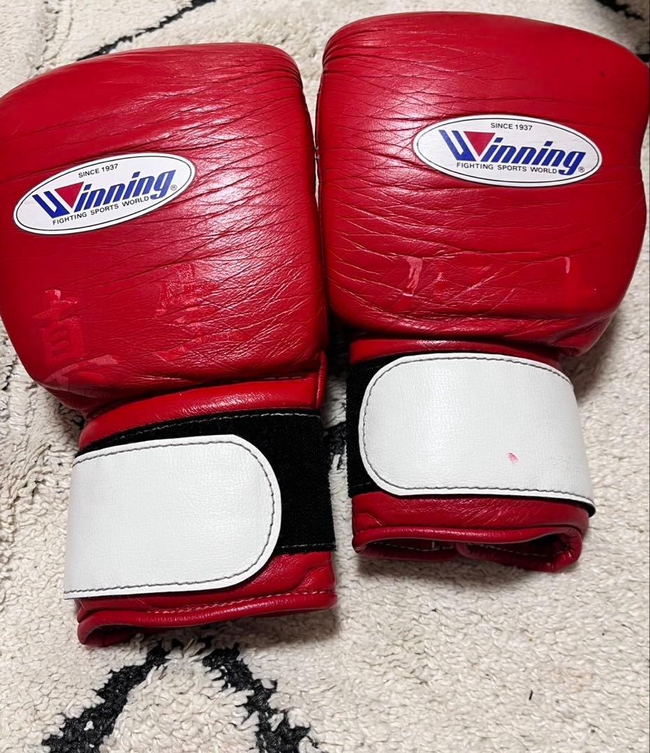 Winning ボクシンググローブ 14 oz 赤