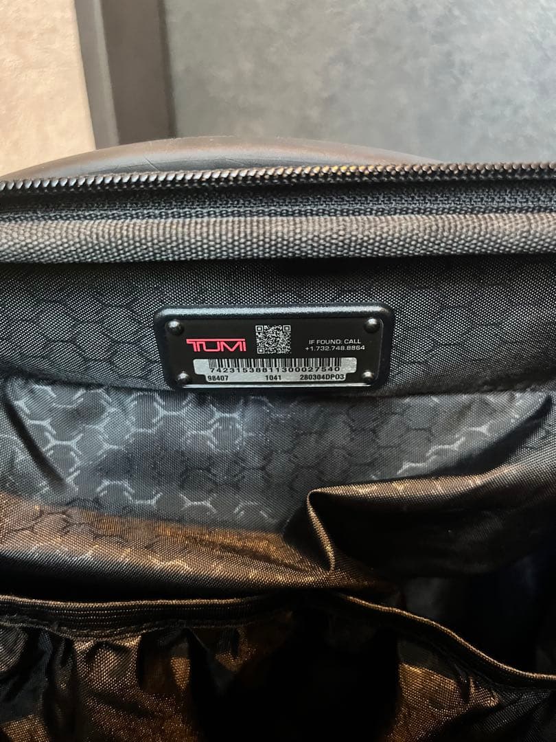 Tumi ブラック 軽量小型キャリーケース