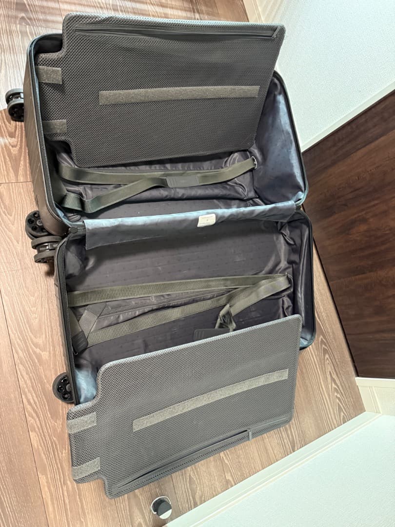 リモワ ブラック キャリーケース