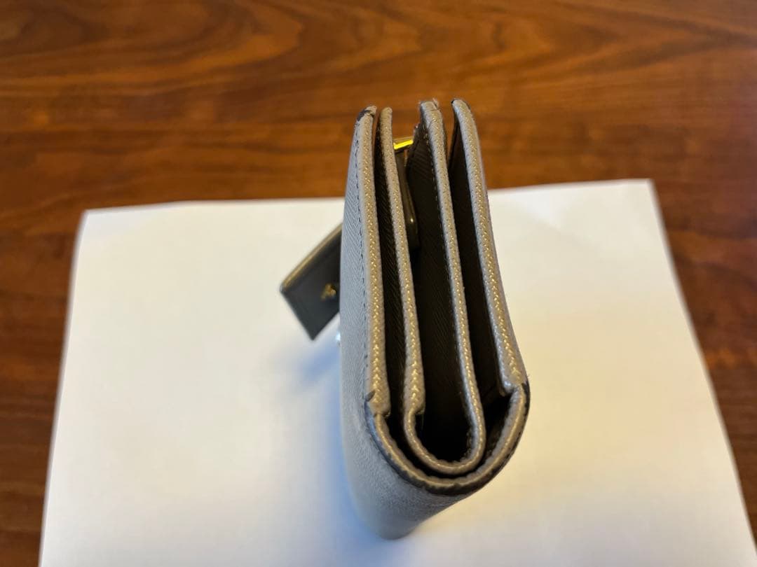 PRADA 財布