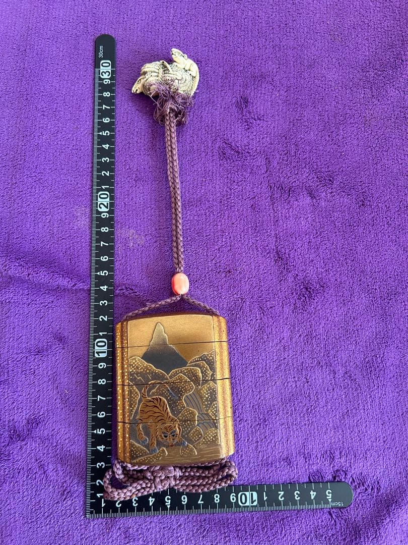 印籠 虎 絵柄 根付 二匹の鼠 縁起物 薬入れ 小物入れ