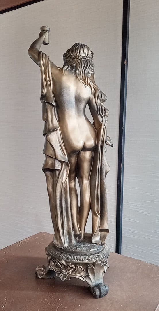 女性像のブロンズ色彫刻 約60cm