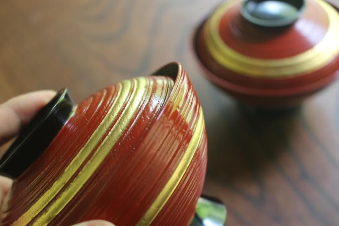 時代逸品！極上糸目朱漆に優美な松葉蒔絵の映えるお椀2点（検輪島塗蒔絵椀雑煮椀