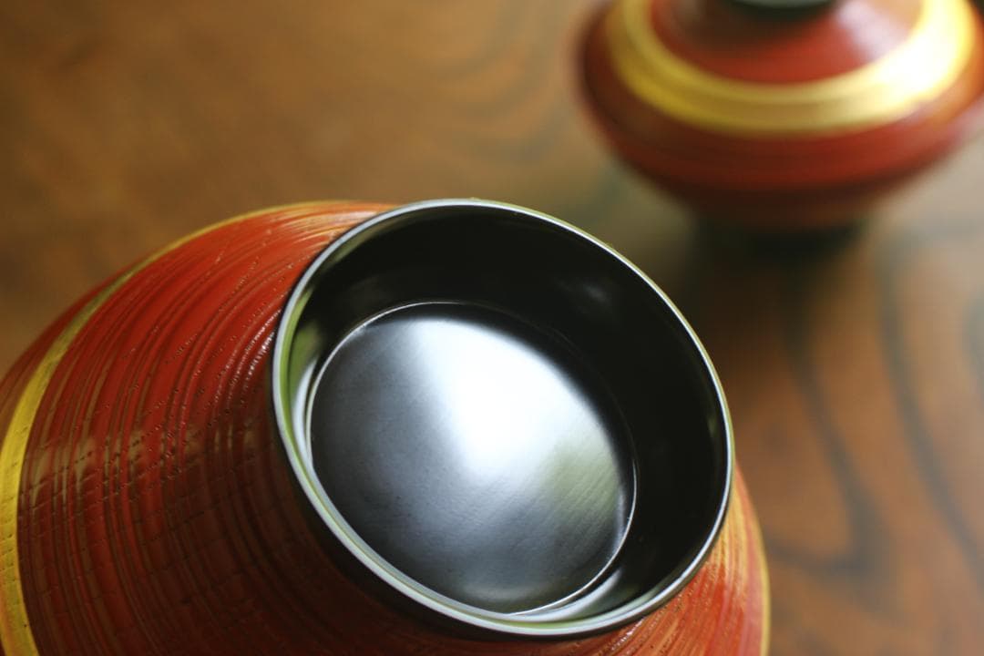 時代逸品！極上糸目朱漆に優美な松葉蒔絵の映えるお椀2点（検輪島塗蒔絵椀雑煮椀