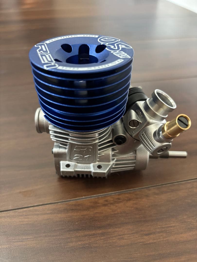 O.S. MAX R21 エンジン