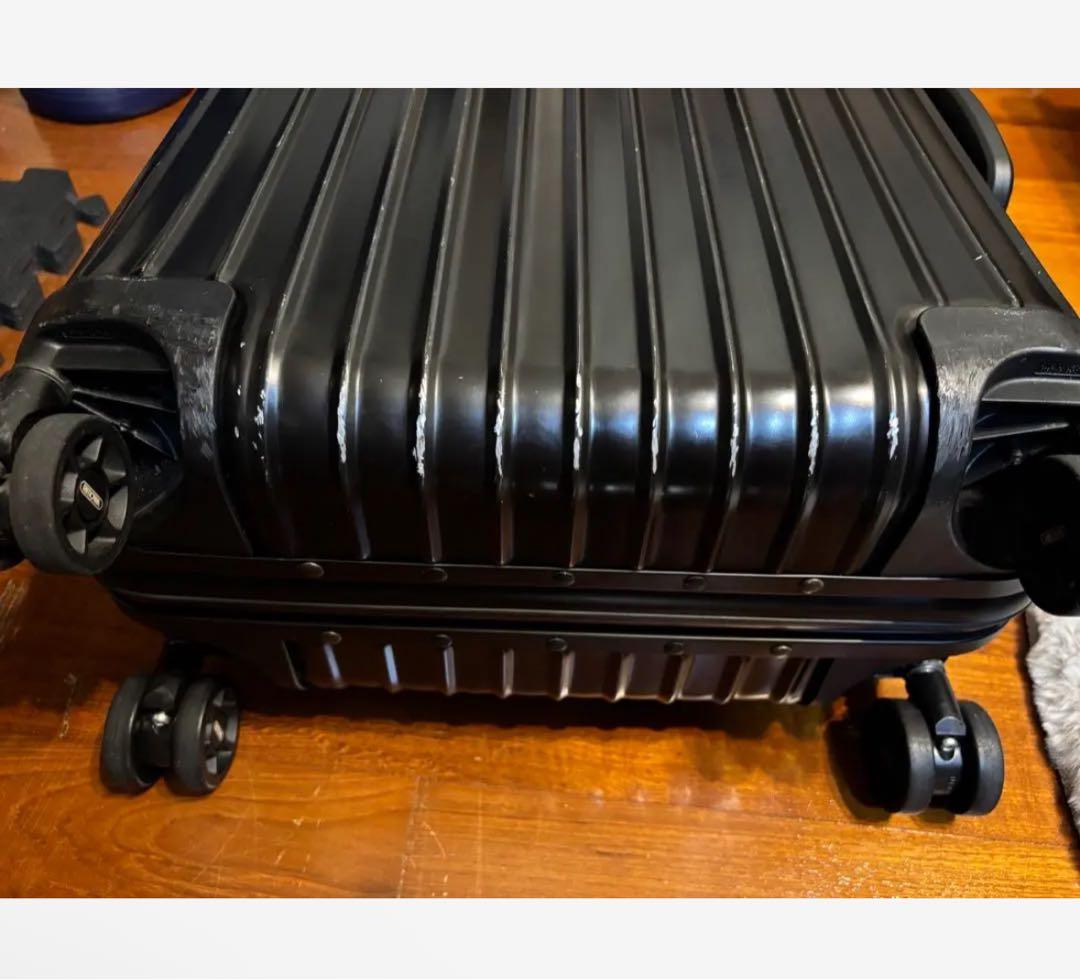 MONCLER × RIMOWA モンクレール×リモワ