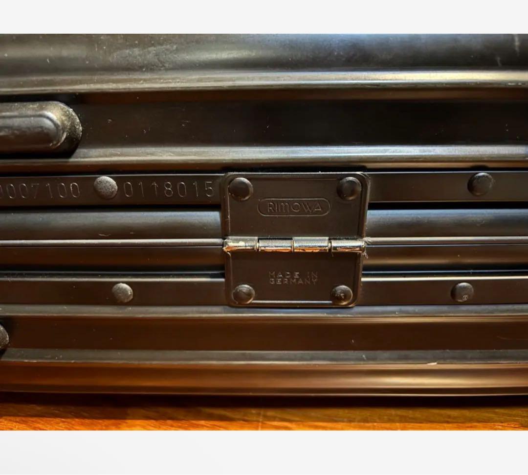 MONCLER × RIMOWA モンクレール×リモワ