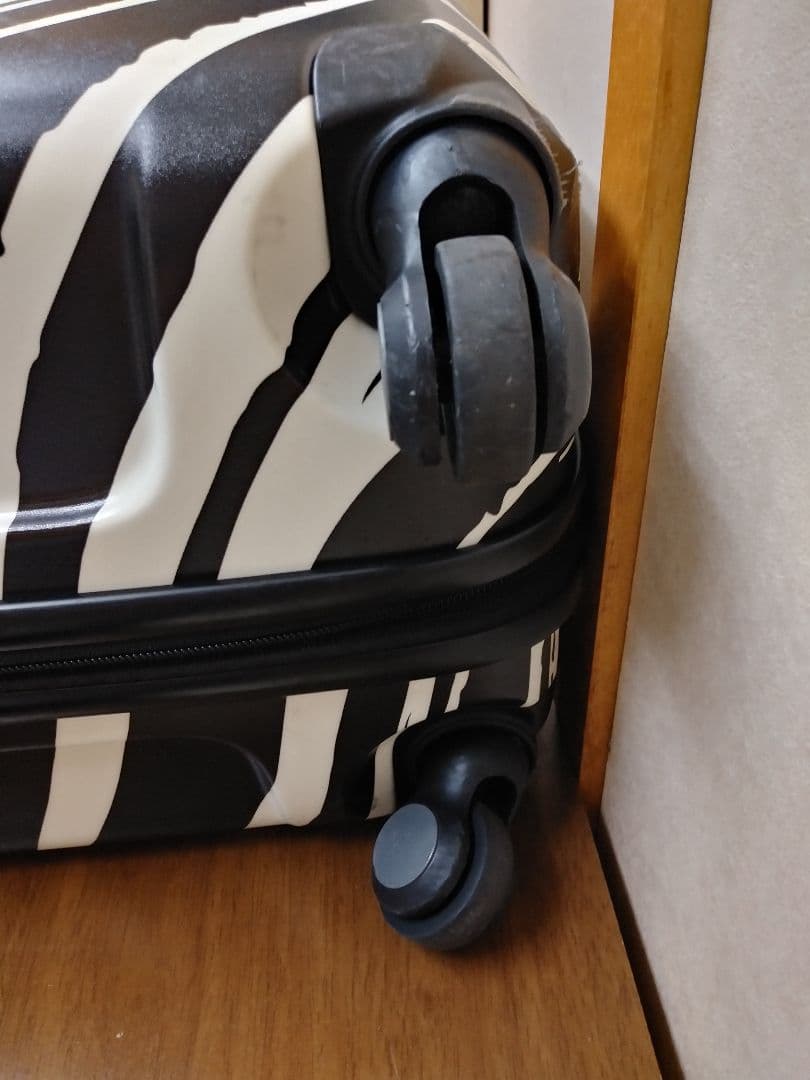 【ブランド保存袋有！】lojel ロジェールスーツケース ゼブラ柄 レア