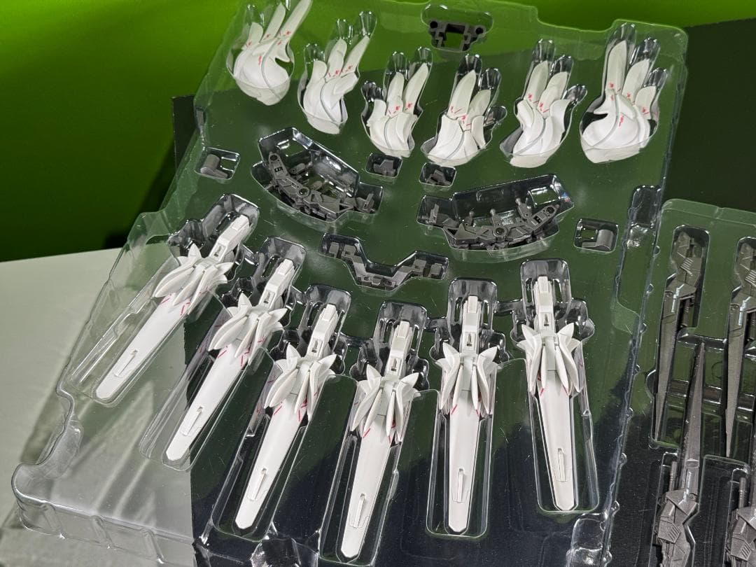 海外製品 / ウイングガンダムスノーホワイトプレリュード #1021