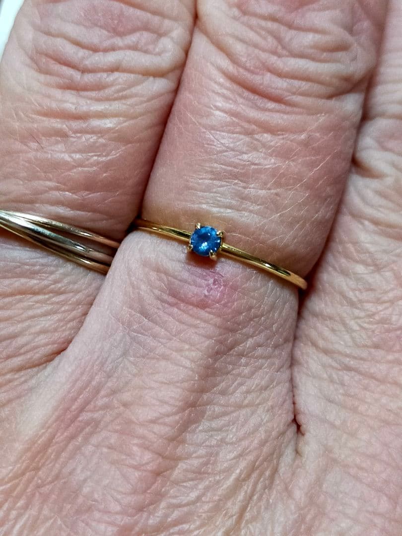 優美堂　ベニトアイトリング　k18　レアストーン