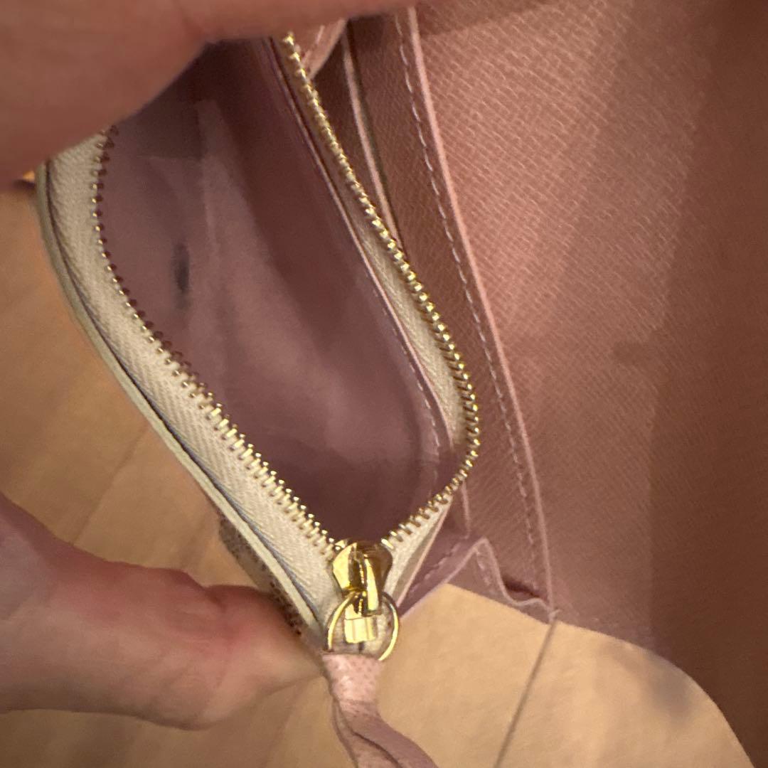 りゅうこ LOUIS VUITTONケース小銭入ポルトモネロザリダミ