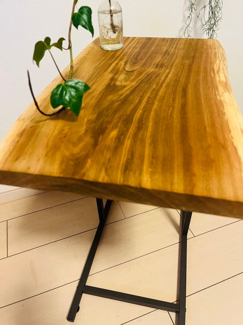 サイドテーブル　ソファテーブル　桜の木　一枚板　コーヒーテーブル