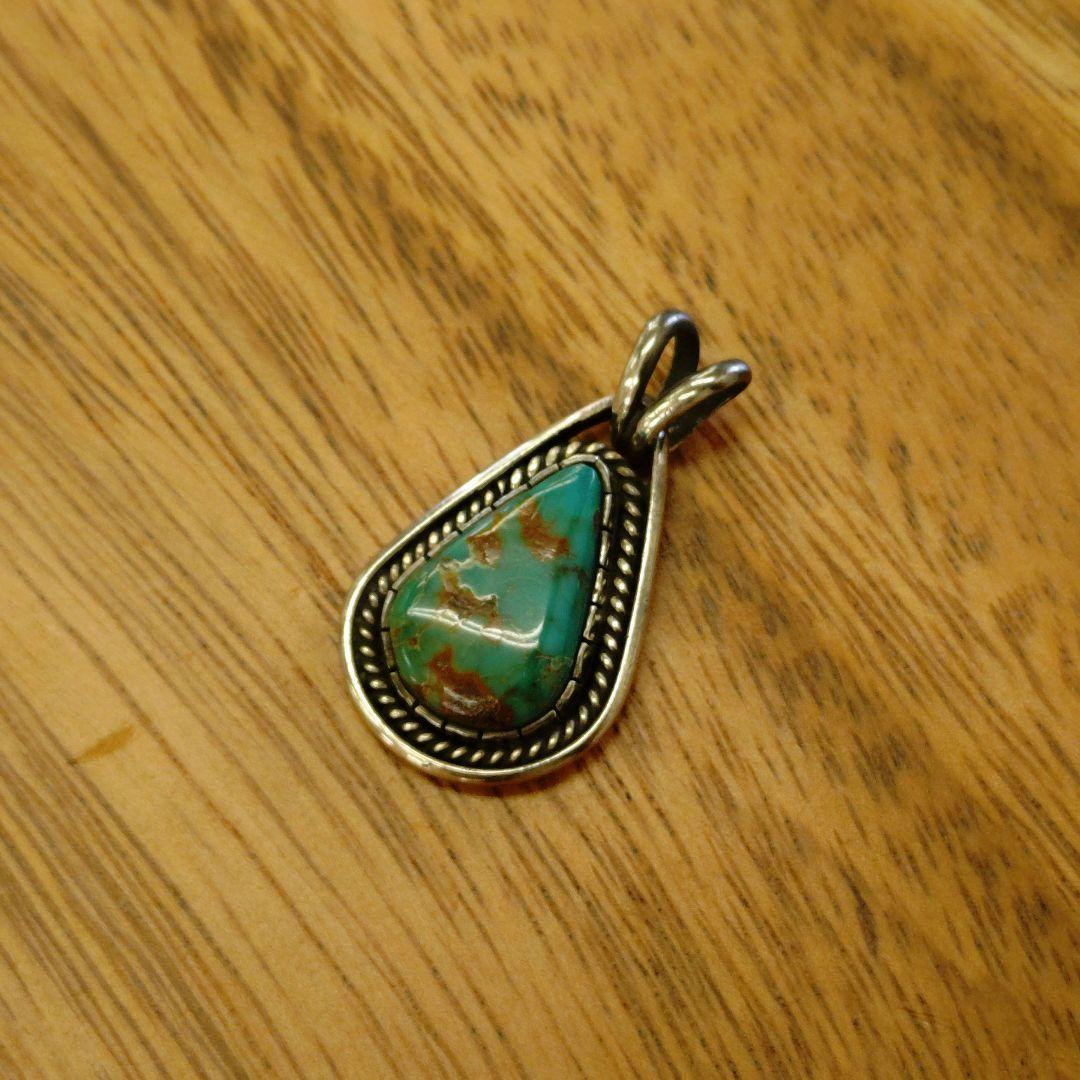 ターコイズペンダント インディアンジュエリーテイストネックレス