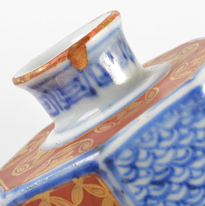 伊万里焼　古伊万里　色絵金彩　祥瑞鳳凰文　六角振出　時代箱付　V　R6735