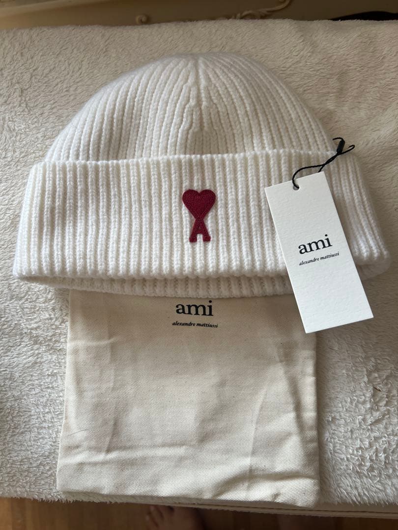 ami Parisアミパリス ハート刺繍 ニット帽 ホワイト