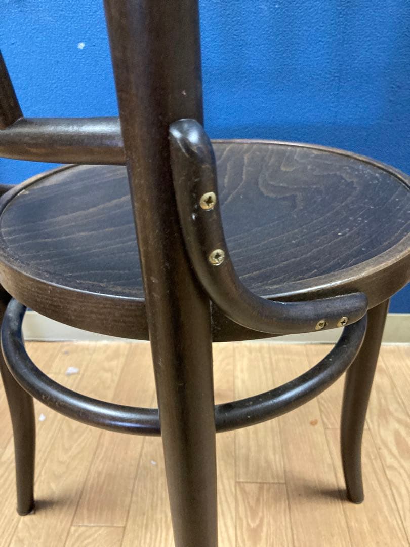 D 東ヨーロッパ　チェコ　椅子　チェア　アンティーク調　ヨーロピアン　木製　茶系