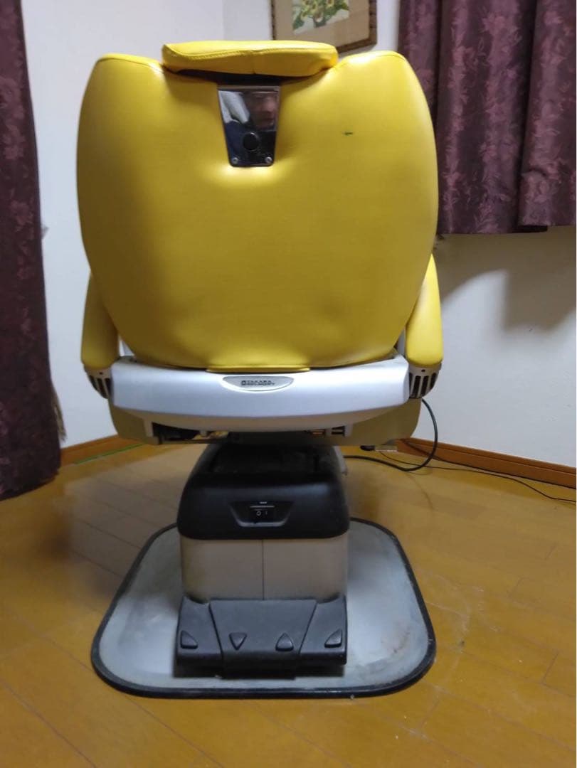イエロー 理美容椅子 リクライニング