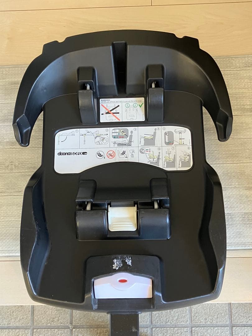 チャイルドシート doona ISOFIX