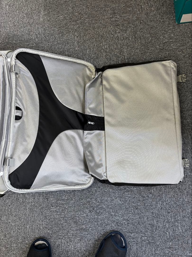 ziva-cafeさん[専用[ TUMI グレー キャリーケース ジッパー式