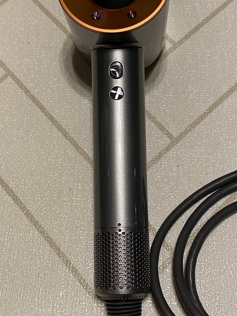 Dyson Supersonic Ionic ヘアドライヤー HD15